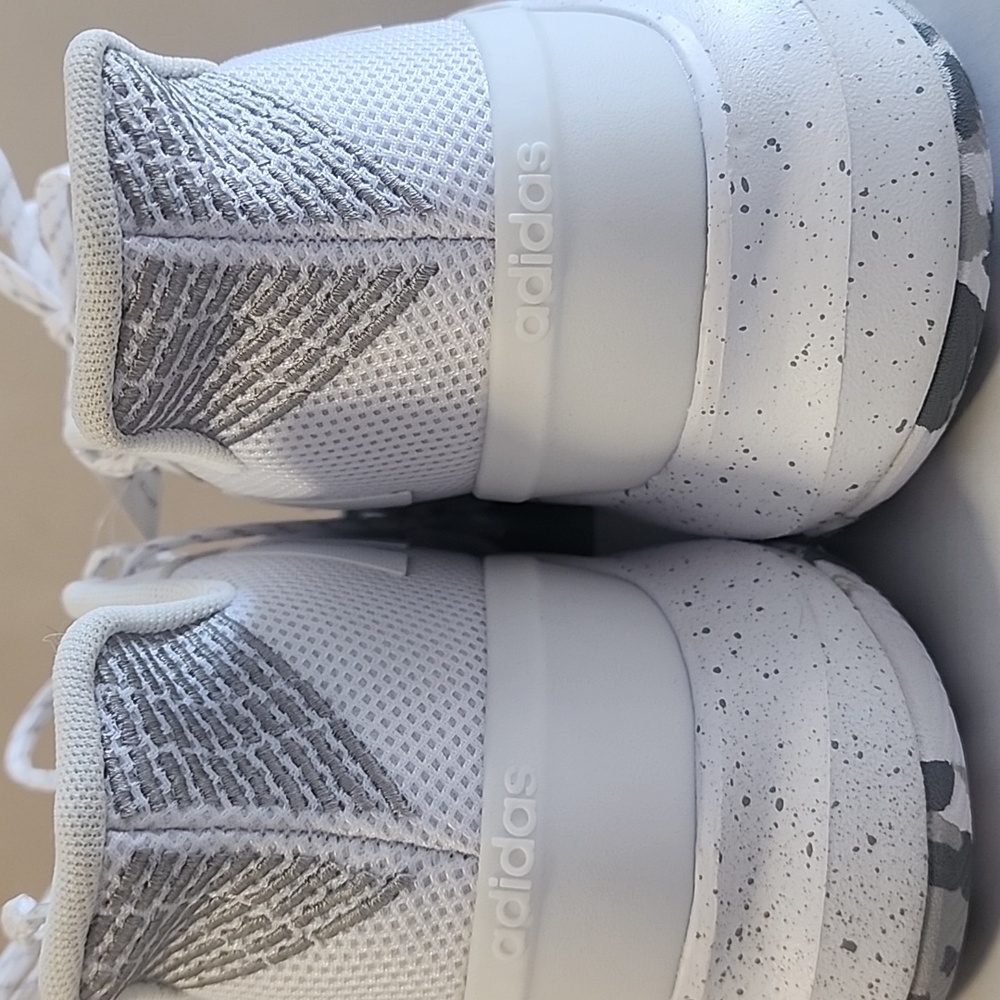 Adidas RunTheGame basketball shoes in"White/Grey Mens Size 13 - Picture 9 of 9